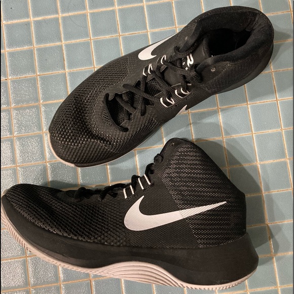 Women’s Nike Air Precision basketball. Size: 8.5 - Picture 3 of 7